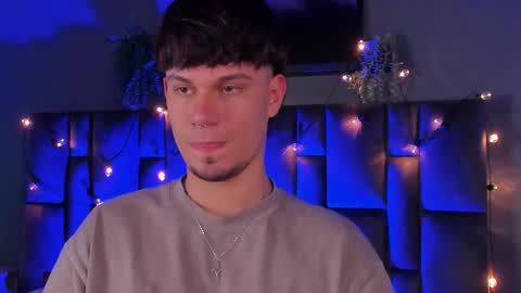 Liam Thunder online show from December 2025 08:04:01 PM