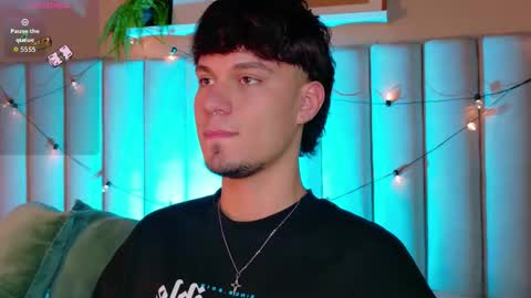 Liam Thunder online show from December 2025 07:43:02 PM