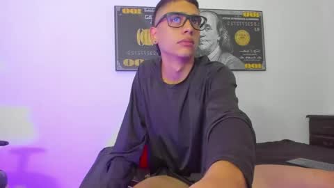 Snapshot of lian_23_ chatting on December 2024 01:16:02 PM online show from December 2024 01:16:02 PM