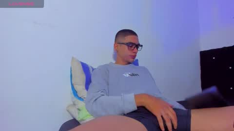 Snapshot of lian_23_ chatting on October 2025 11:58:02 AM online show from October 2025 11:58:02 AM