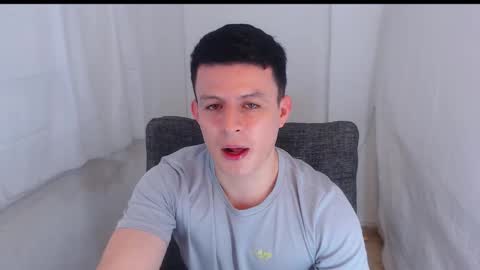 lian_eathan online show from February 2026 08:40:02 PM