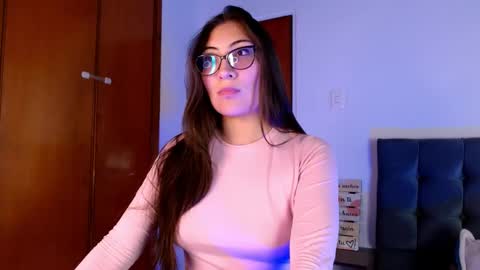 Liana  online show from September 2025 06:11:02 PM