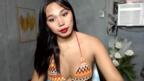 Snapshot of liane_mei chatting on November 2025 10:13:02 PM Liane online show from November 2025 10:13:02 PM
