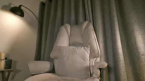 lianewhite online show from March 2026 01:44:02 AM