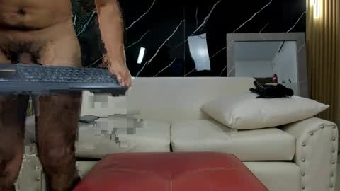 Liang online show from April 2026 01:11:01 AM