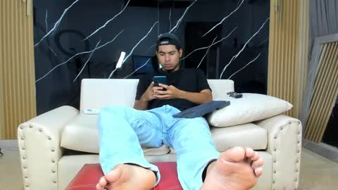 Liang online show from April 2026 01:17:02 AM