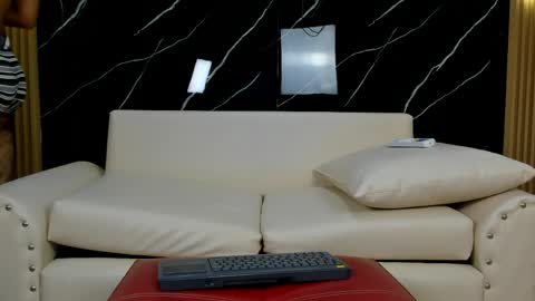 Liang online show from April 2026 12:58:02 AM