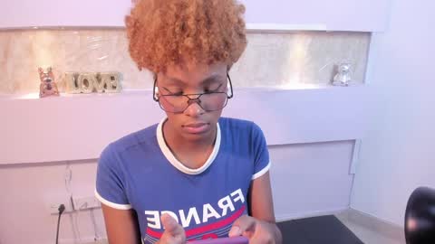 LiannaDixon online show from December 2024 02:59:01 PM