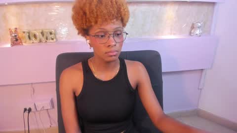 LiannaDixon online show from December 2024 05:33:01 PM