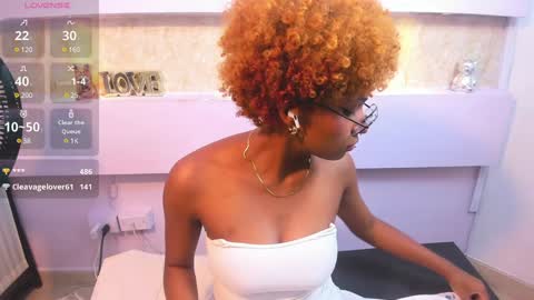 LiannaDixon online show from December 2024 06:26:02 PM