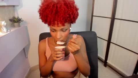 LiannaDixon online show from December 2024 05:02:01 PM