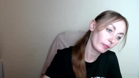 Snapshot of liasais_ chatting on June 2026 12:21:02 PM Lia online show from June 2026 12:21:02 PM