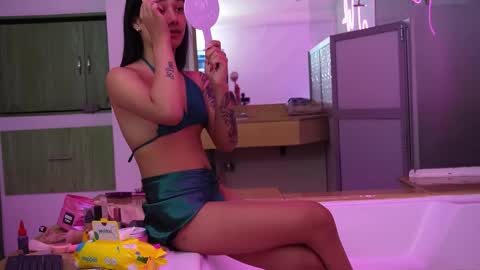 Snapshot of liasuaza chatting on March 2026 12:08:01 PM liasuaza online show from March 2026 12:08:01 PM