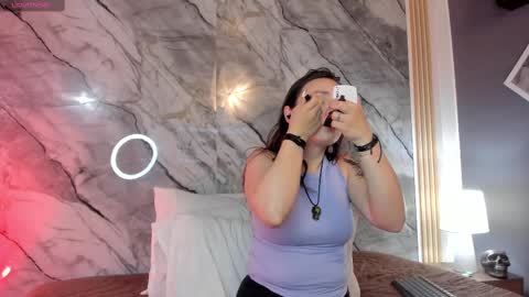 Lia Tompson online show from November 2025 08:32:01 PM