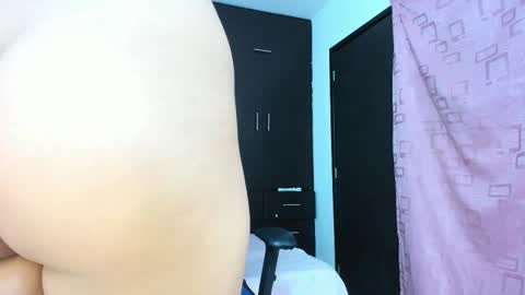 Lia online show from March 2025 04:02:01 PM