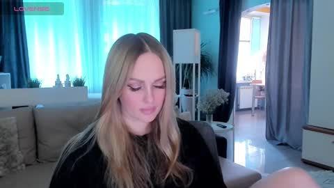 Snapshot of libby_nora chatting on February 2025 09:16:01 AM Libby online show from February 2025 09:16:01 AM