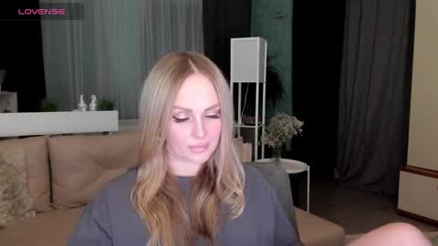 Snapshot of libby_nora chatting on February 2025 03:42:01 PM Libby online show from February 2025 03:42:01 PM