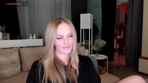 Snapshot of libby_nora chatting on February 2025 03:53:01 PM Libby online show from February 2025 03:53:01 PM