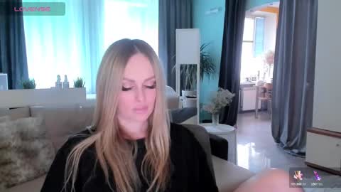 Snapshot of libby_nora chatting on February 2025 12:45:02 PM Libby online show from February 2025 12:45:02 PM