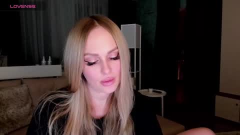 Snapshot of libby_nora chatting on March 2025 04:52:02 PM Libby online show from March 2025 04:52:02 PM