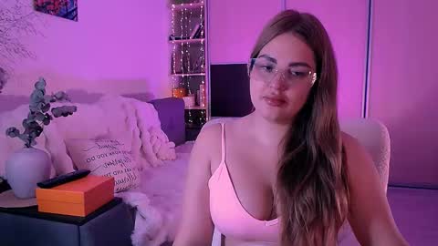 libra_mia online show from September 2025 04:34:02 AM