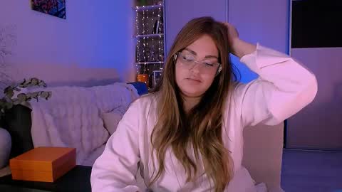 libra_mia online show from September 2025 05:42:02 AM