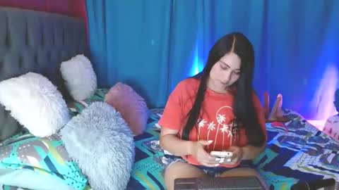 Snapshot of licy_klein chatting on April 2026 05:40:02 PM Isa online show from April 2026 05:40:02 PM