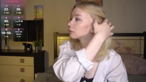 Ann online show from November 2025 08:08:02 PM