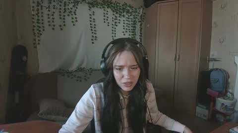 Snapshot of lidiavanwhy chatting on June 2026 11:57:02 AM Mila online show from June 2026 11:57:02 AM