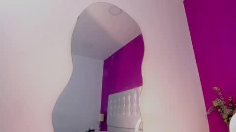 lievelinng online show from September 2025 11:49:02 PM