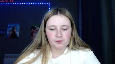 Snapshot of light_lunaa chatting on October 2025 01:53:02 PM light_lunaa online show from October 2025 01:53:02 PM