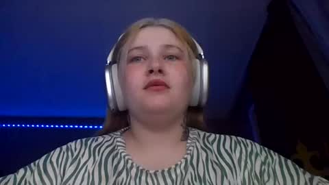light_lunaa online show from June 2026 03:34:02 PM