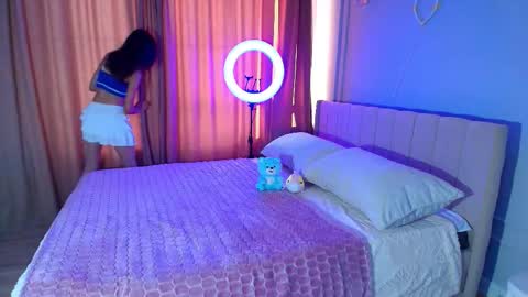 Lihn Pham online show from November 2025 03:28:01 AM