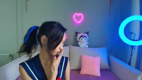 Lihn Pham online show from December 2025 03:25:01 AM