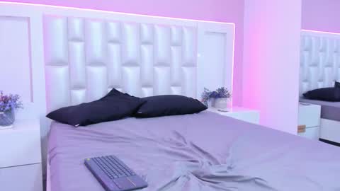 Lia  online show from April 2026 07:07:02 PM