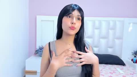 Lia  online show from May 2026 05:40:02 PM