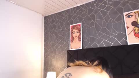 Snapshot of liia_tomson chatting on April 2026 09:39:33 PM lia online show from April 2026 09:39:33 PM