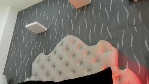 L I I A M online show from February 2025 10:02:01 AM