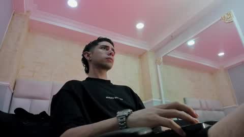 L I I A M online show from February 2025 10:21:01 AM