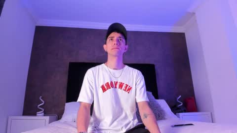 L I I A M online show from February 2025 01:51:01 AM