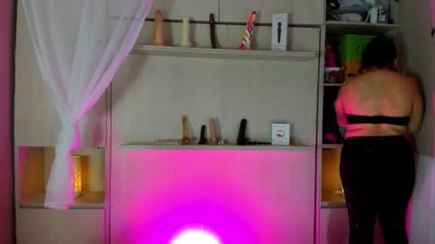         online show from October 2025 11:40:01 AM