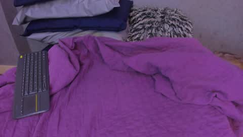 Snapshot of liil_miia chatting on April 2026 07:07:01 PM Miia online show from April 2026 07:07:01 PM