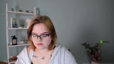 Snapshot of lika_pop chatting on November 2025 09:50:02 AM lika_pop online show from November 2025 09:50:02 AM