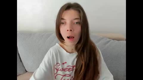 Snapshot of likaaeiston1 chatting on March 2026 06:52:01 AM likaaeiston1 online show from March 2026 06:52:01 AM