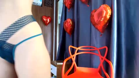 Mia                   Onlyfans link -  online show from February 2025 04:50:01 AM