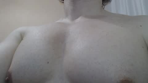 Snapshot of likwidator84 chatting on March 2026 12:32:01 PM Maximus online show from March 2026 12:32:01 PM