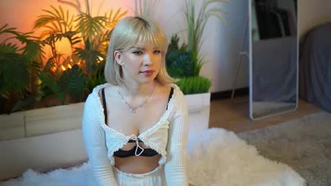 Snapshot of lil_chery chatting on September 2025 08:20:02 AM lil_chery online show from September 2025 08:20:02 AM