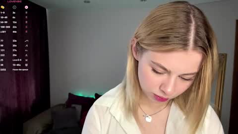 Elisa  online show from September 2025 11:00:02 AM