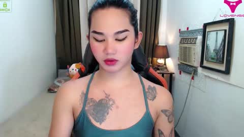 LILY online show from November 2025 08:37:01 AM