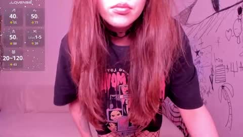 Snapshot of lil_foxy999 chatting on April 2026 04:56:02 PM Alisa online show from April 2026 04:56:02 PM